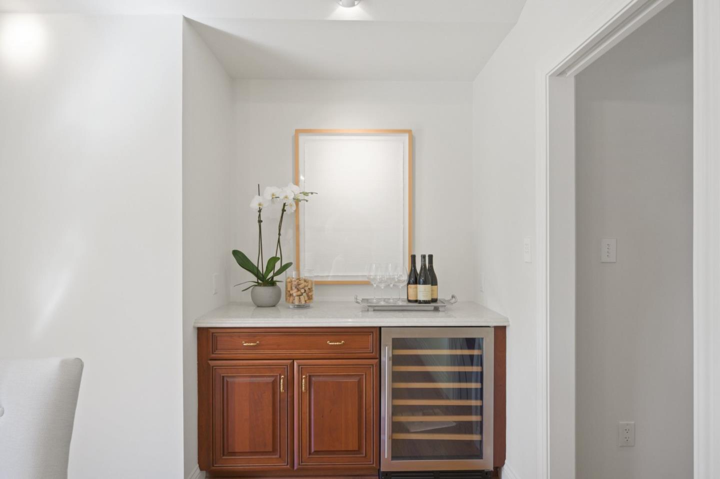Detail Gallery Image 21 of 37 For 13165 Ten Oak Ct, Saratoga,  CA 95070 - 4 Beds | 2/1 Baths