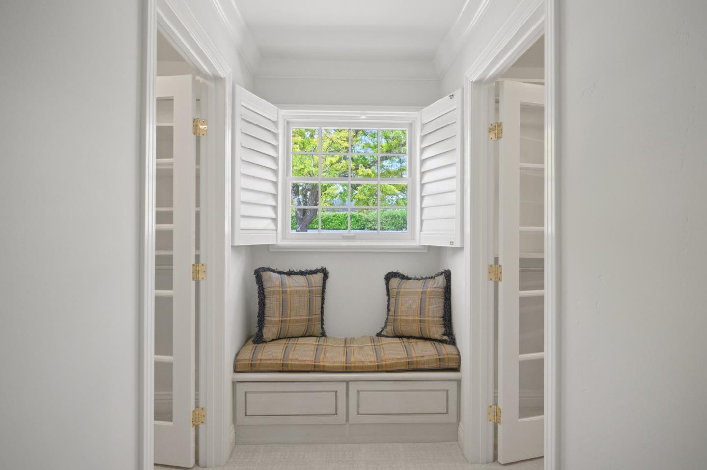 Detail Gallery Image 27 of 37 For 13165 Ten Oak Ct, Saratoga,  CA 95070 - 4 Beds | 2/1 Baths