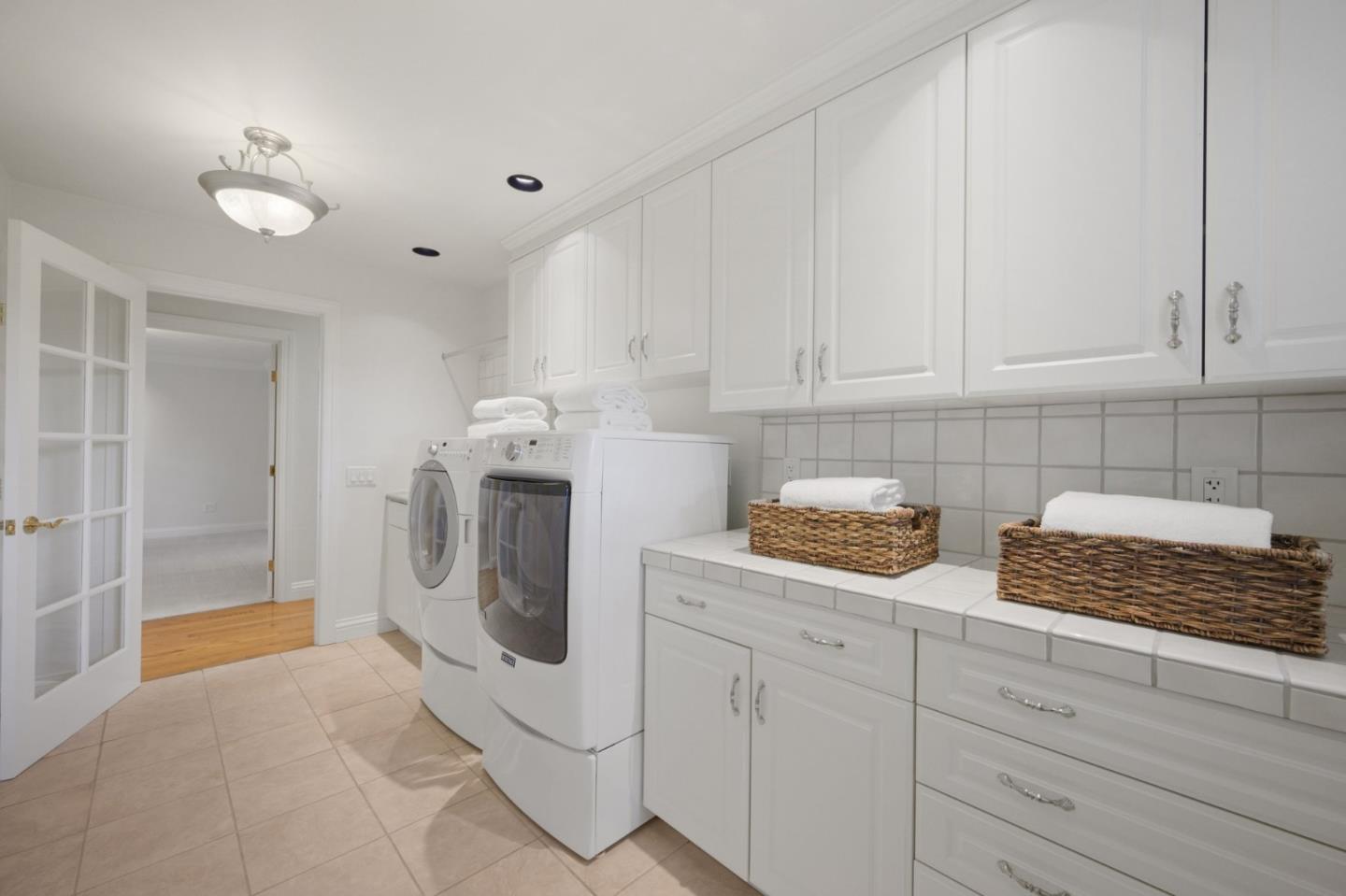 Detail Gallery Image 34 of 37 For 13165 Ten Oak Ct, Saratoga,  CA 95070 - 4 Beds | 2/1 Baths