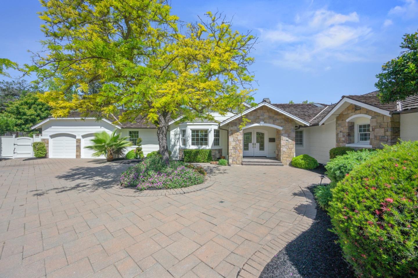 Detail Gallery Image 5 of 37 For 13165 Ten Oak Ct, Saratoga,  CA 95070 - 4 Beds | 2/1 Baths