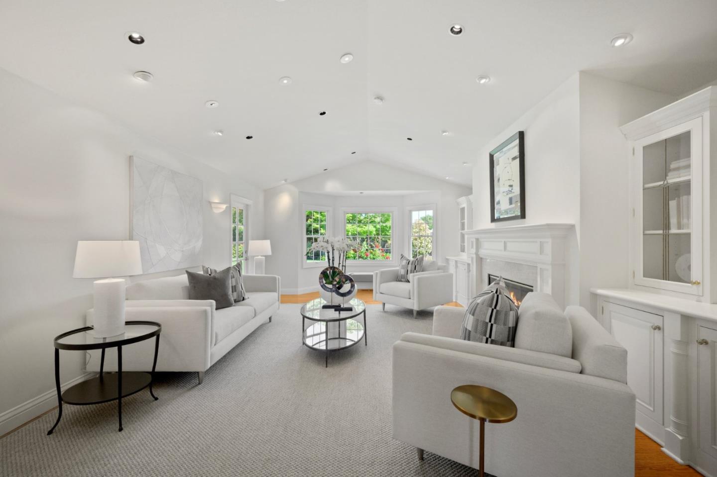 Detail Gallery Image 7 of 37 For 13165 Ten Oak Ct, Saratoga,  CA 95070 - 4 Beds | 2/1 Baths