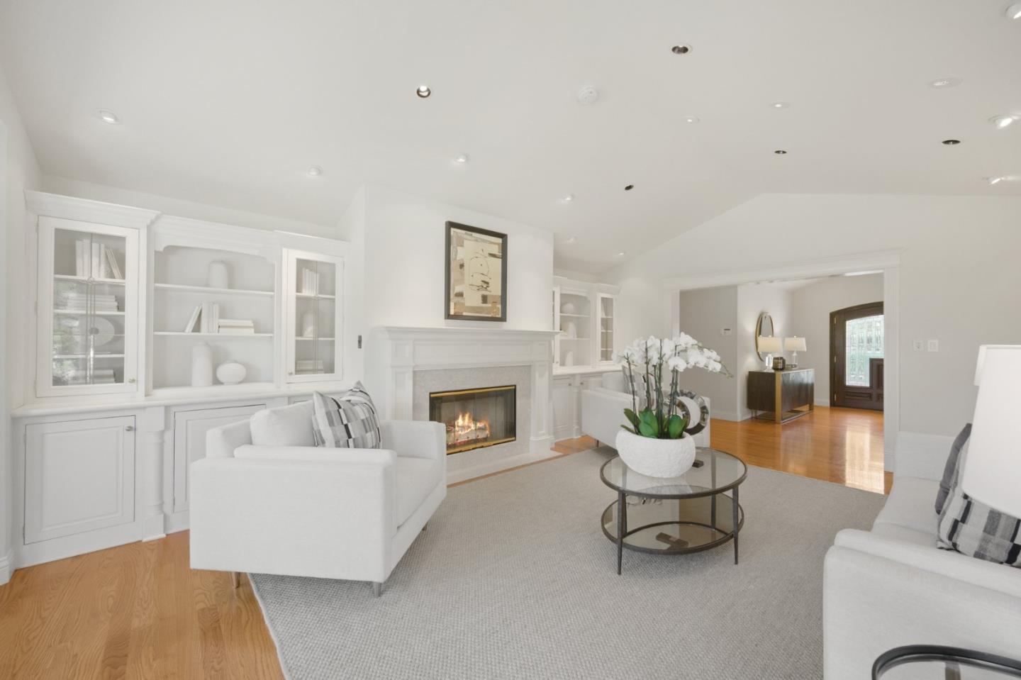 Detail Gallery Image 9 of 37 For 13165 Ten Oak Ct, Saratoga,  CA 95070 - 4 Beds | 2/1 Baths