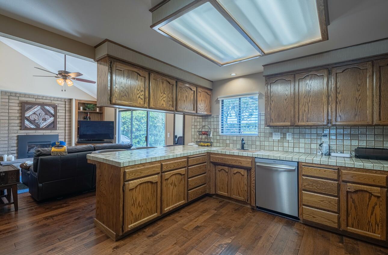 Detail Gallery Image 16 of 40 For 1168 Loyola Dr, Salinas,  CA 93901 - 3 Beds | 2 Baths