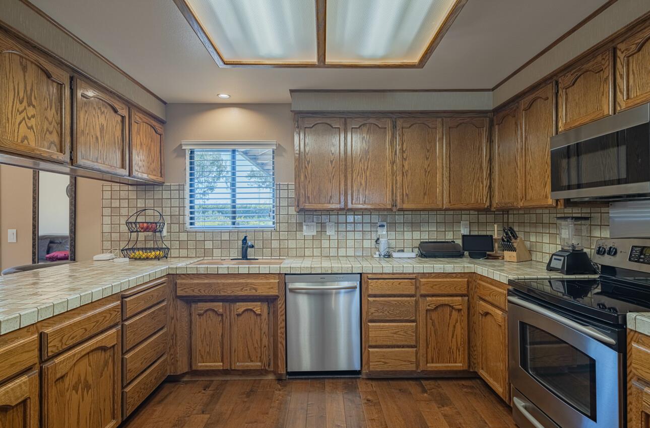Detail Gallery Image 17 of 40 For 1168 Loyola Dr, Salinas,  CA 93901 - 3 Beds | 2 Baths