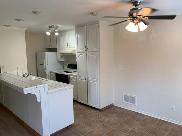 Detail Gallery Image 2 of 5 For 4495 Diamond St #3,  Capitola,  CA 95010 - 2 Beds | 1 Baths