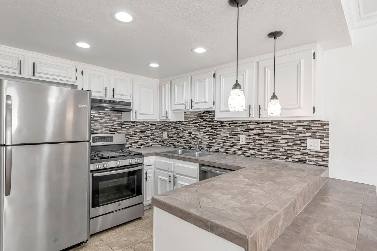 Detail Gallery Image 1 of 36 For 1772 De Marietta Ave, San Jose,  CA 95126 - 2 Beds | 2 Baths