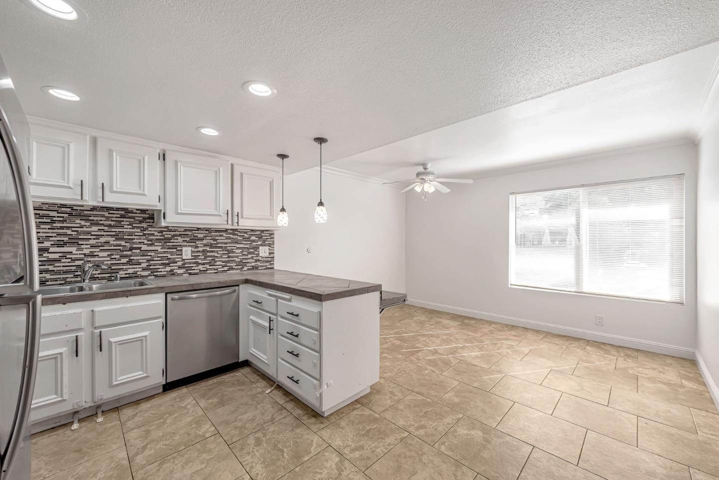 Detail Gallery Image 10 of 36 For 1772 De Marietta Ave, San Jose,  CA 95126 - 2 Beds | 2 Baths