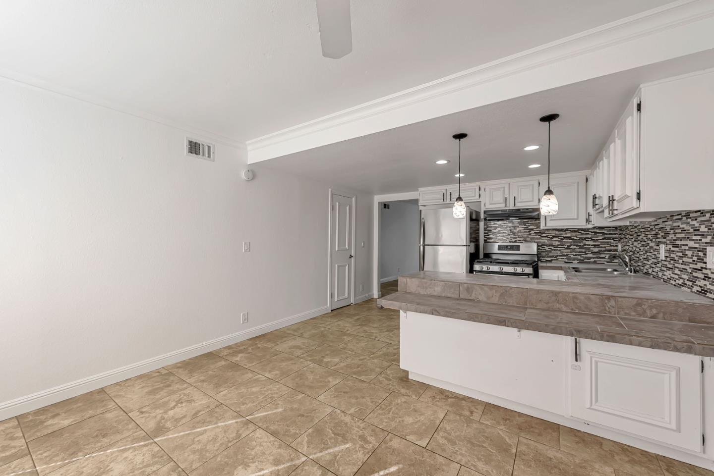 Detail Gallery Image 12 of 36 For 1772 De Marietta Ave, San Jose,  CA 95126 - 2 Beds | 2 Baths