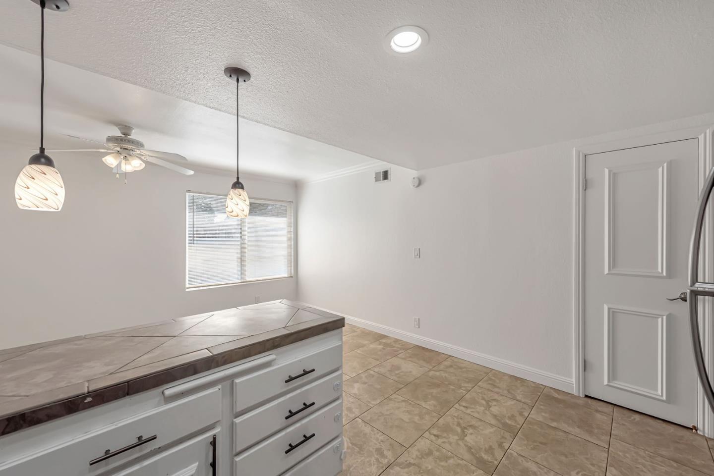 Detail Gallery Image 7 of 36 For 1772 De Marietta Ave, San Jose,  CA 95126 - 2 Beds | 2 Baths