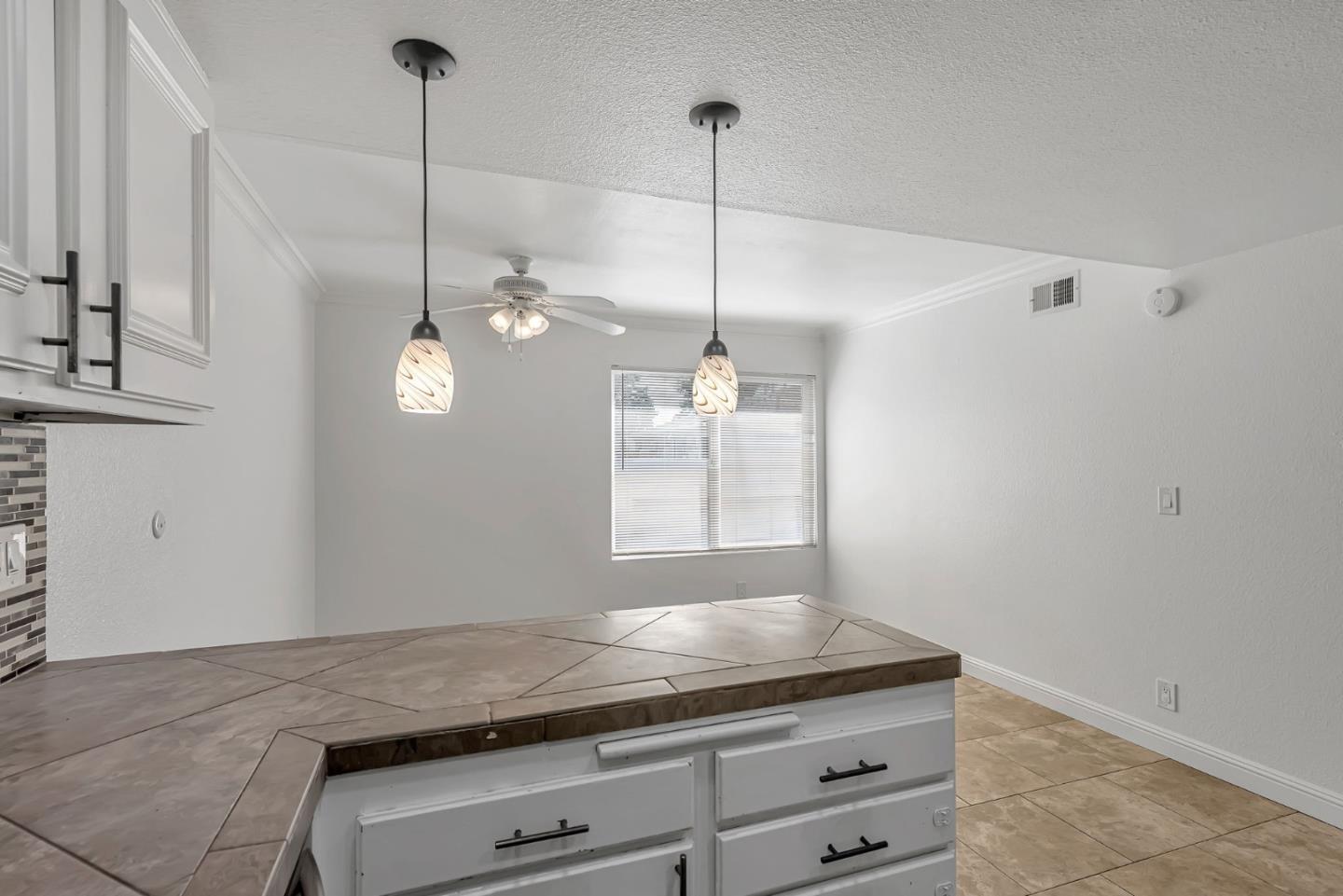 Detail Gallery Image 8 of 36 For 1772 De Marietta Ave, San Jose,  CA 95126 - 2 Beds | 2 Baths