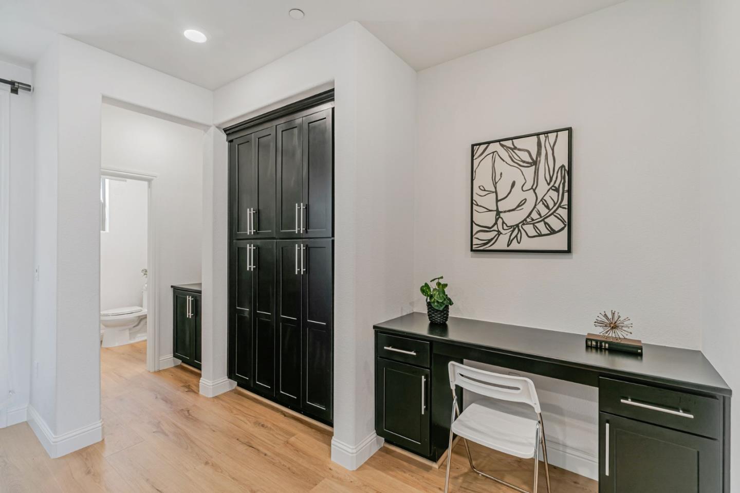 Detail Gallery Image 14 of 60 For 5765 Magnetic Loop, San Jose,  CA 95119 - 3 Beds | 3/1 Baths