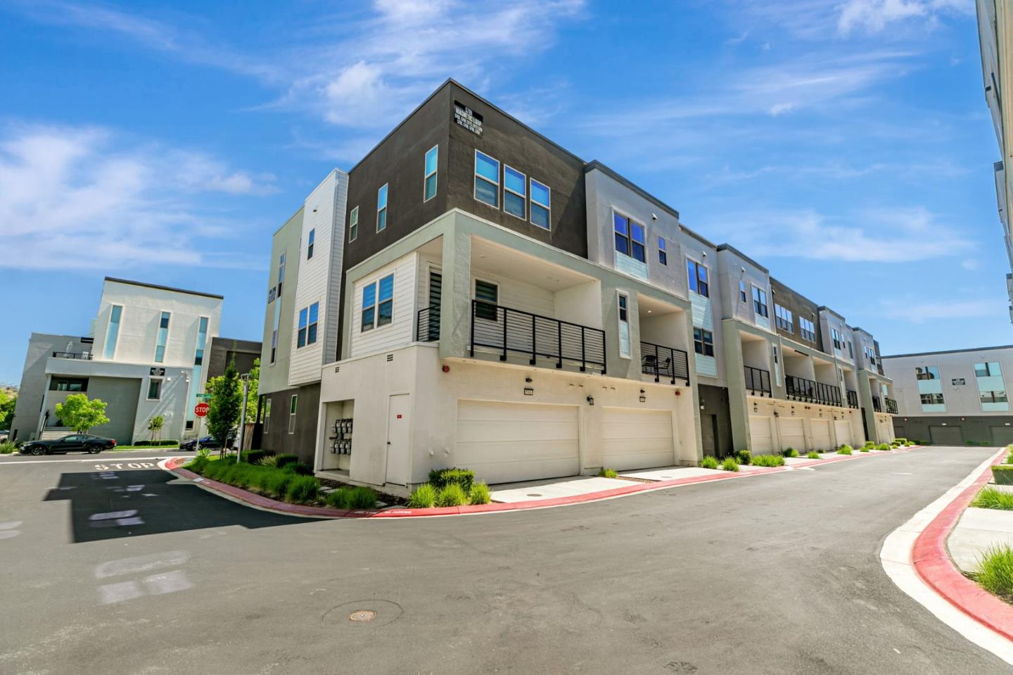 Detail Gallery Image 40 of 60 For 5765 Magnetic Loop, San Jose,  CA 95119 - 3 Beds | 3/1 Baths