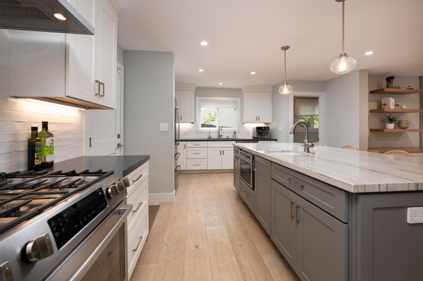 Detail Gallery Image 6 of 30 For 641 Caribbean Way, San Mateo,  CA 94402 - 4 Beds | 4 Baths