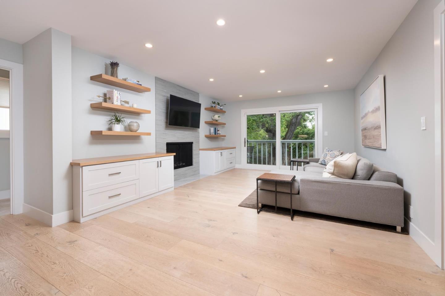 Detail Gallery Image 8 of 30 For 641 Caribbean Way, San Mateo,  CA 94402 - 4 Beds | 4 Baths