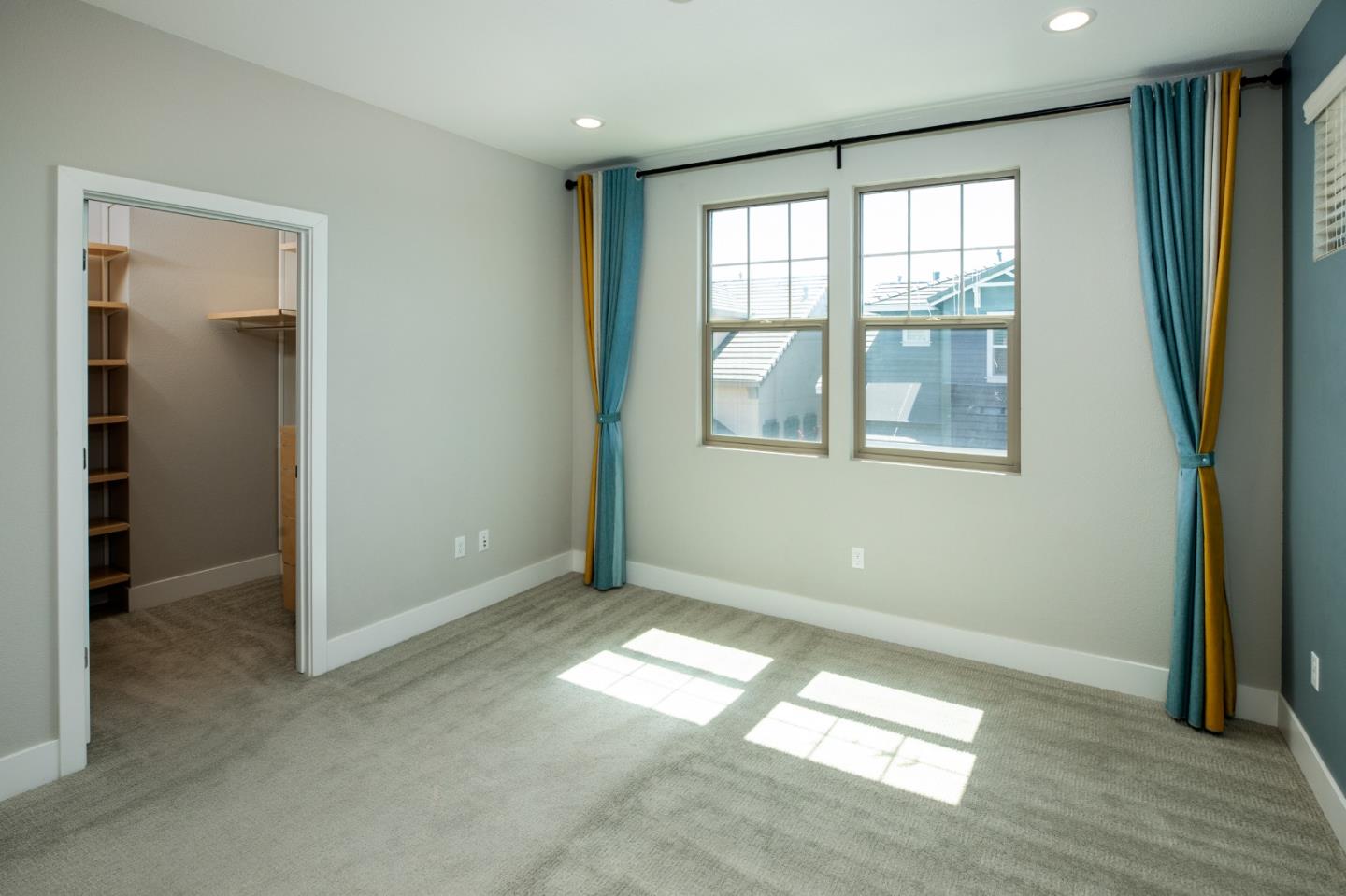 Detail Gallery Image 14 of 29 For 3522 Pyramid Way, Mountain View,  CA 94043 - 4 Beds | 4 Baths