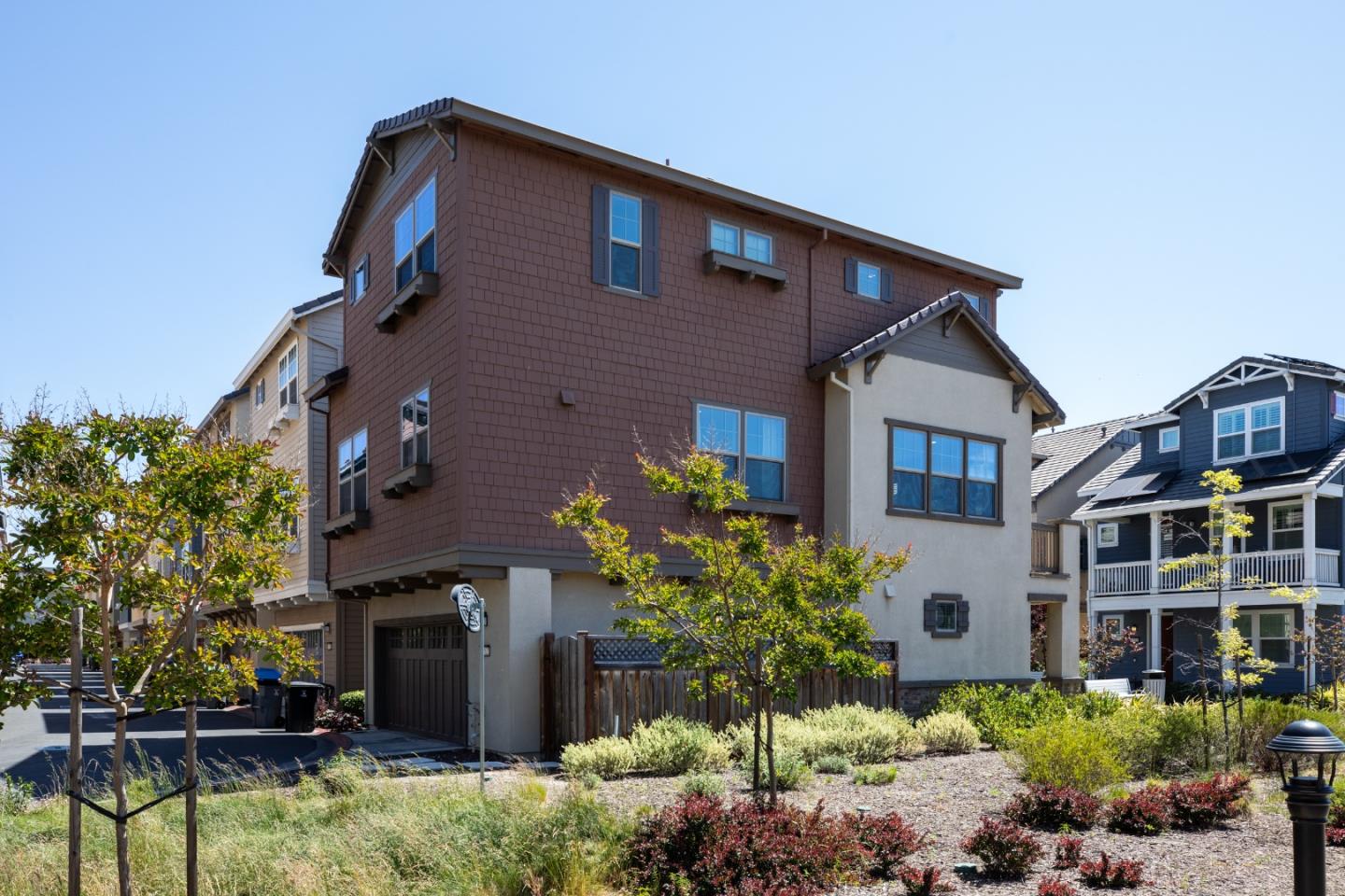 Detail Gallery Image 17 of 29 For 3522 Pyramid Way, Mountain View,  CA 94043 - 4 Beds | 4 Baths