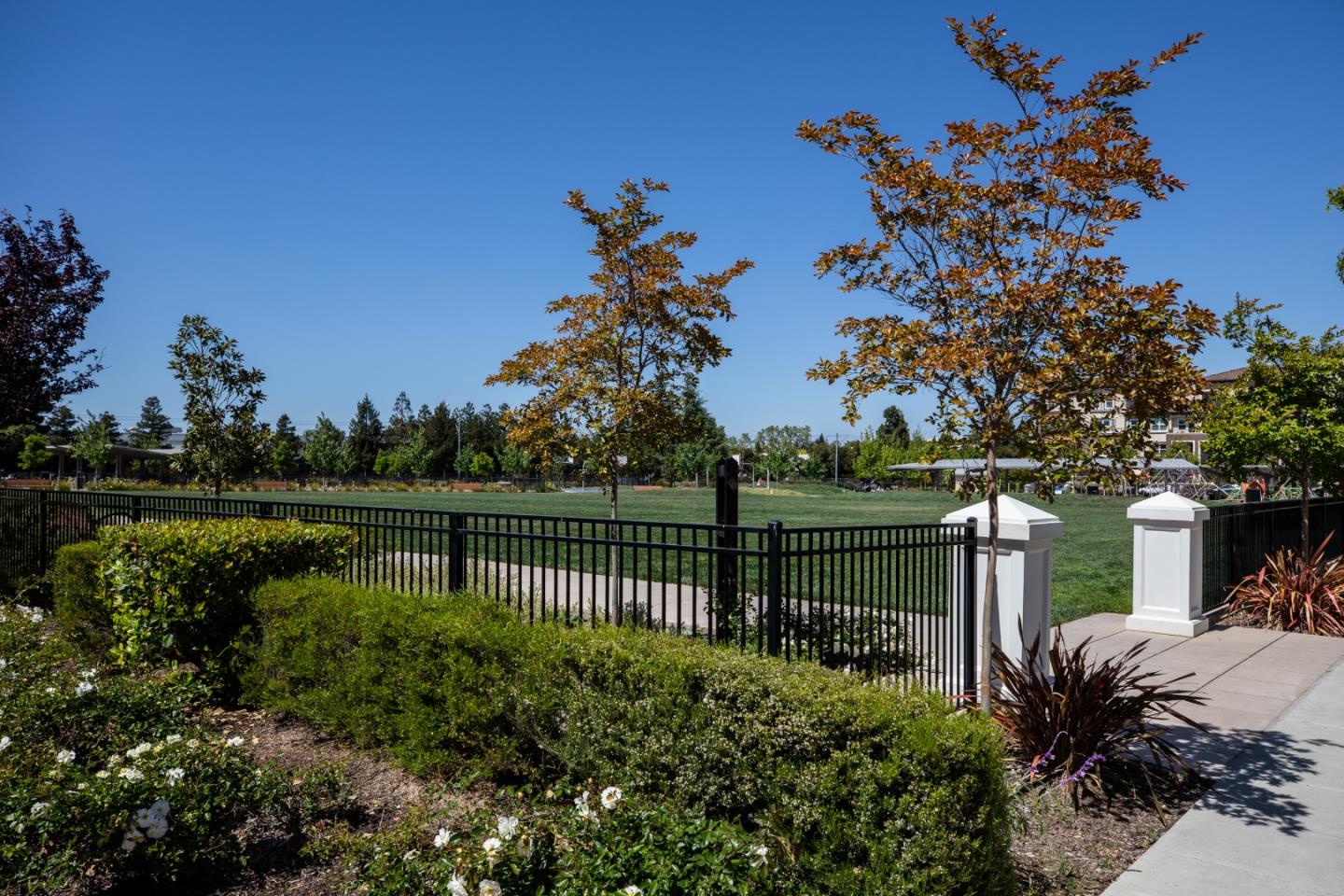 Detail Gallery Image 24 of 29 For 3522 Pyramid Way, Mountain View,  CA 94043 - 4 Beds | 4 Baths