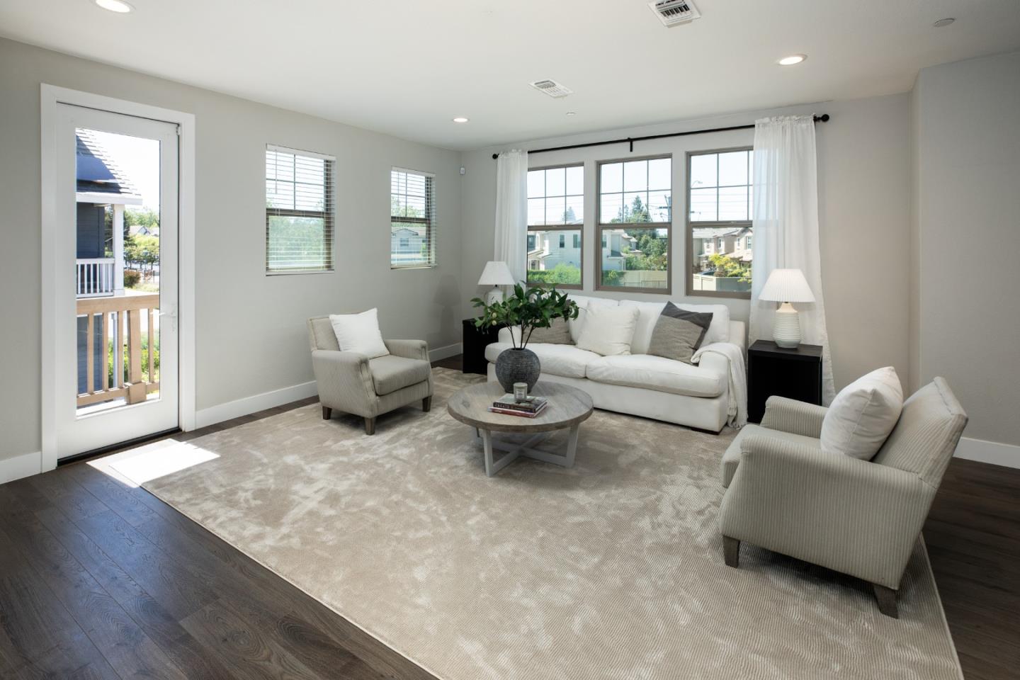 Detail Gallery Image 7 of 29 For 3522 Pyramid Way, Mountain View,  CA 94043 - 4 Beds | 4 Baths
