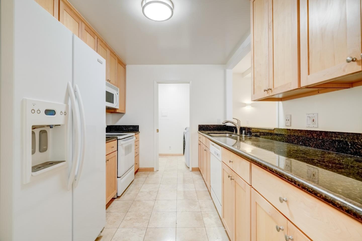 Detail Gallery Image 3 of 19 For 35 28th Ave #302,  San Mateo,  CA 94403 - 2 Beds | 2 Baths