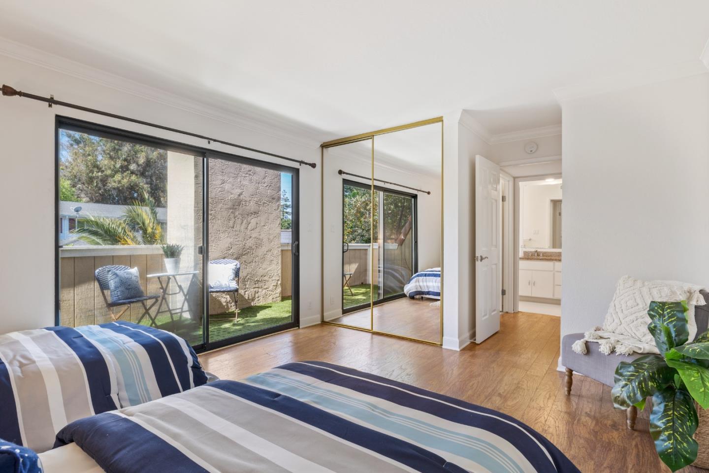 Detail Gallery Image 16 of 26 For 1354 Dale Ave #1,  Mountain View,  CA 94040 - 2 Beds | 2/1 Baths