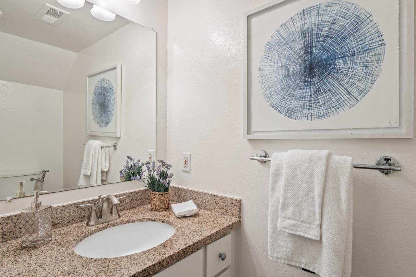 Detail Gallery Image 18 of 26 For 1354 Dale Ave #1,  Mountain View,  CA 94040 - 2 Beds | 2/1 Baths