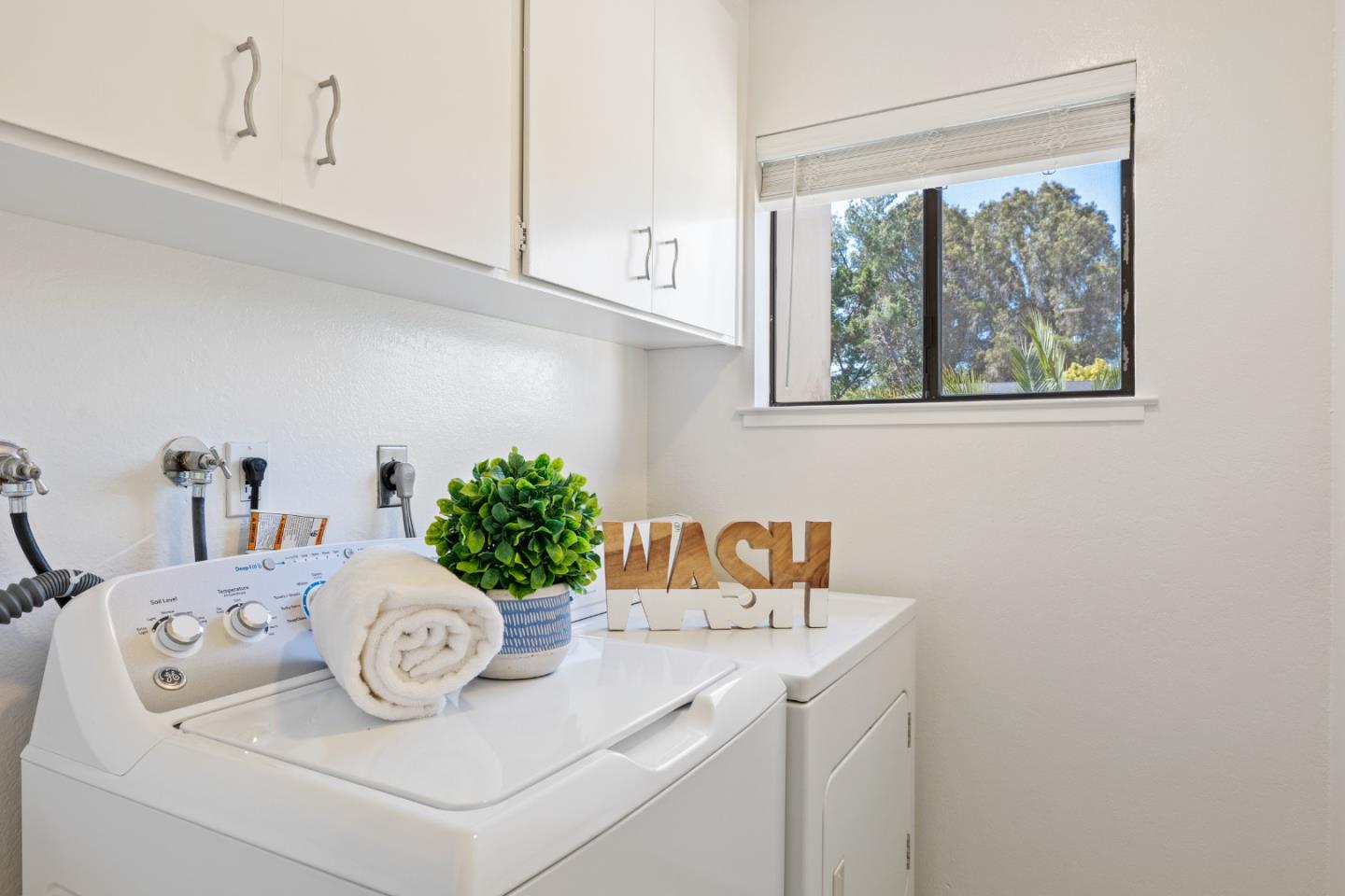 Detail Gallery Image 20 of 26 For 1354 Dale Ave #1,  Mountain View,  CA 94040 - 2 Beds | 2/1 Baths