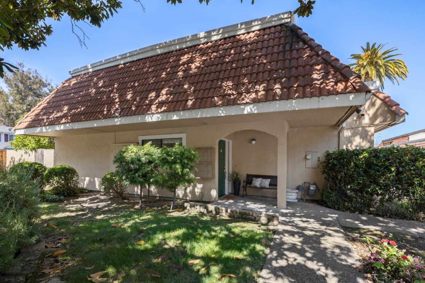 Detail Gallery Image 22 of 26 For 1354 Dale Ave #1,  Mountain View,  CA 94040 - 2 Beds | 2/1 Baths