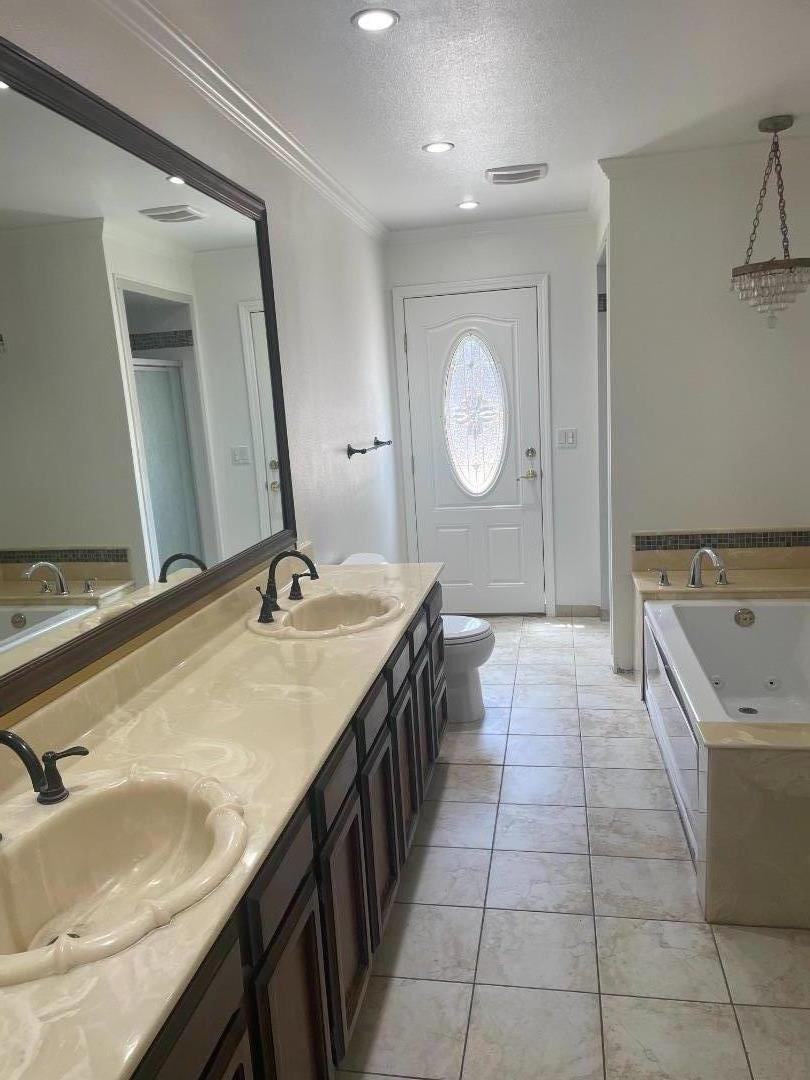 Detail Gallery Image 8 of 16 For 1125 Camino Pablo, San Jose,  CA 95125 - 3 Beds | 2/1 Baths