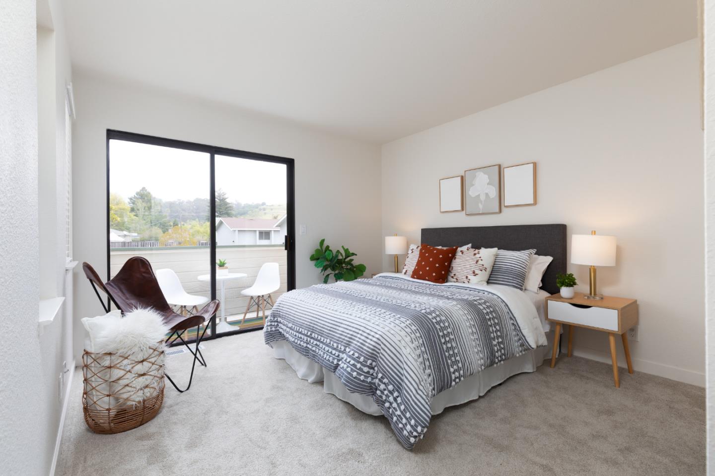 Detail Gallery Image 12 of 21 For 1702 Barrington Ct, Santa Cruz,  CA 95065 - 2 Beds | 2/1 Baths