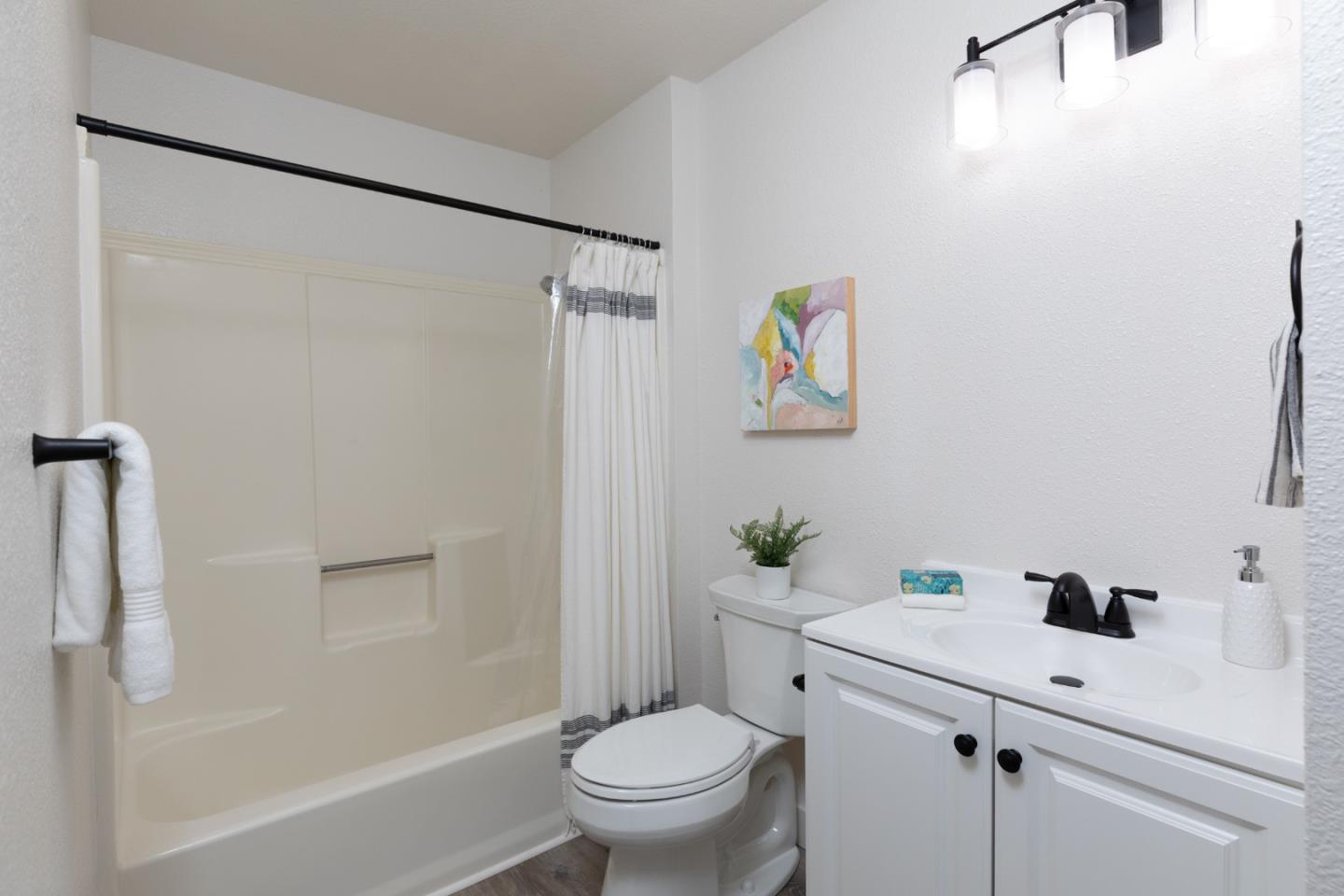 Detail Gallery Image 18 of 21 For 1702 Barrington Ct, Santa Cruz,  CA 95065 - 2 Beds | 2/1 Baths
