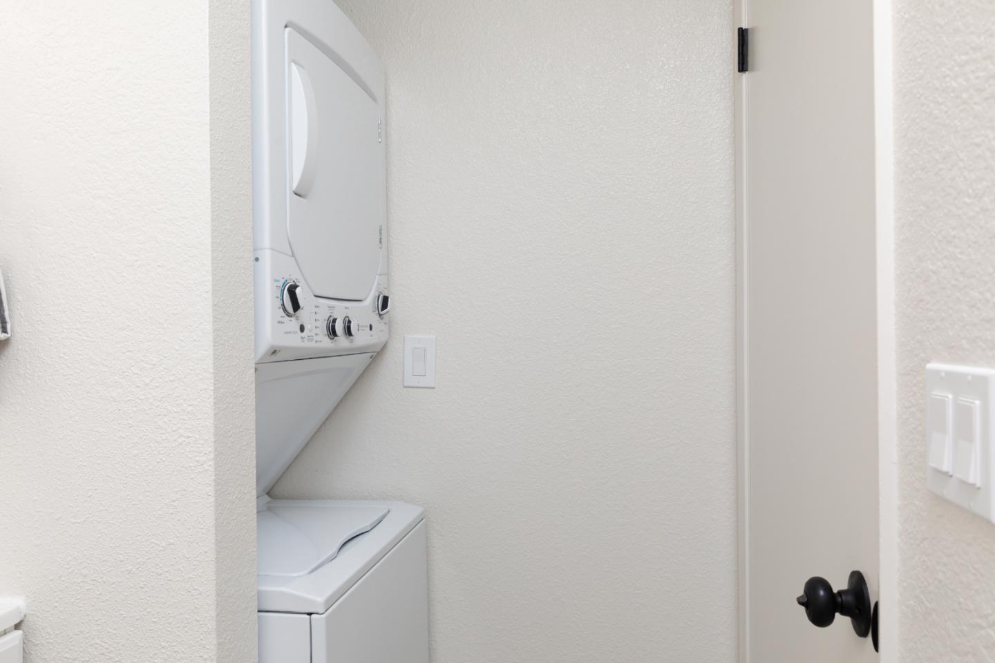 Detail Gallery Image 19 of 21 For 1702 Barrington Ct, Santa Cruz,  CA 95065 - 2 Beds | 2/1 Baths