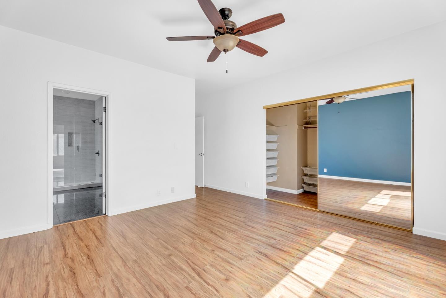 Detail Gallery Image 10 of 22 For 819 15th St, Oakland,  CA 94607 - 3 Beds | 2 Baths