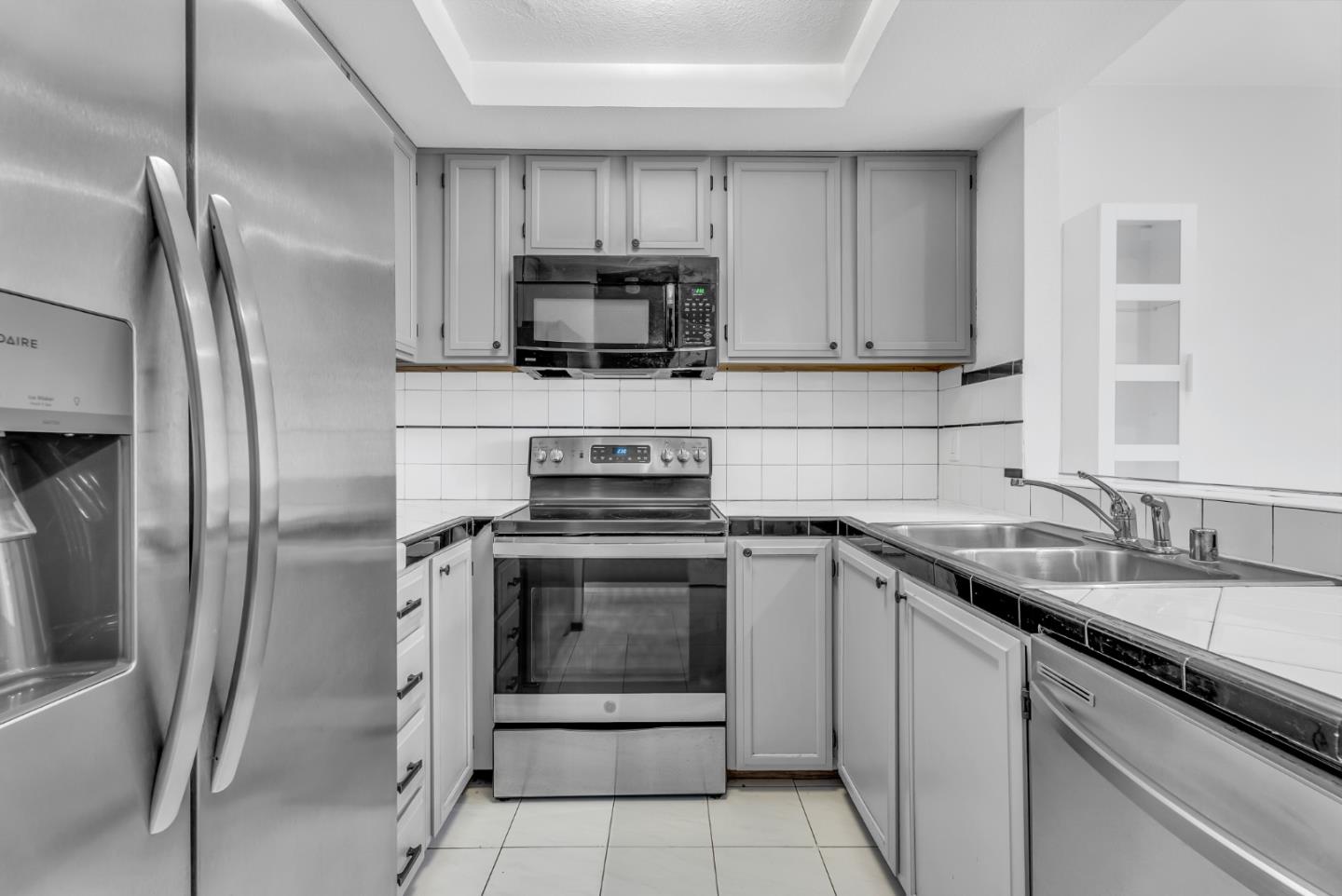 Detail Gallery Image 12 of 22 For 819 15th St, Oakland,  CA 94607 - 3 Beds | 2 Baths