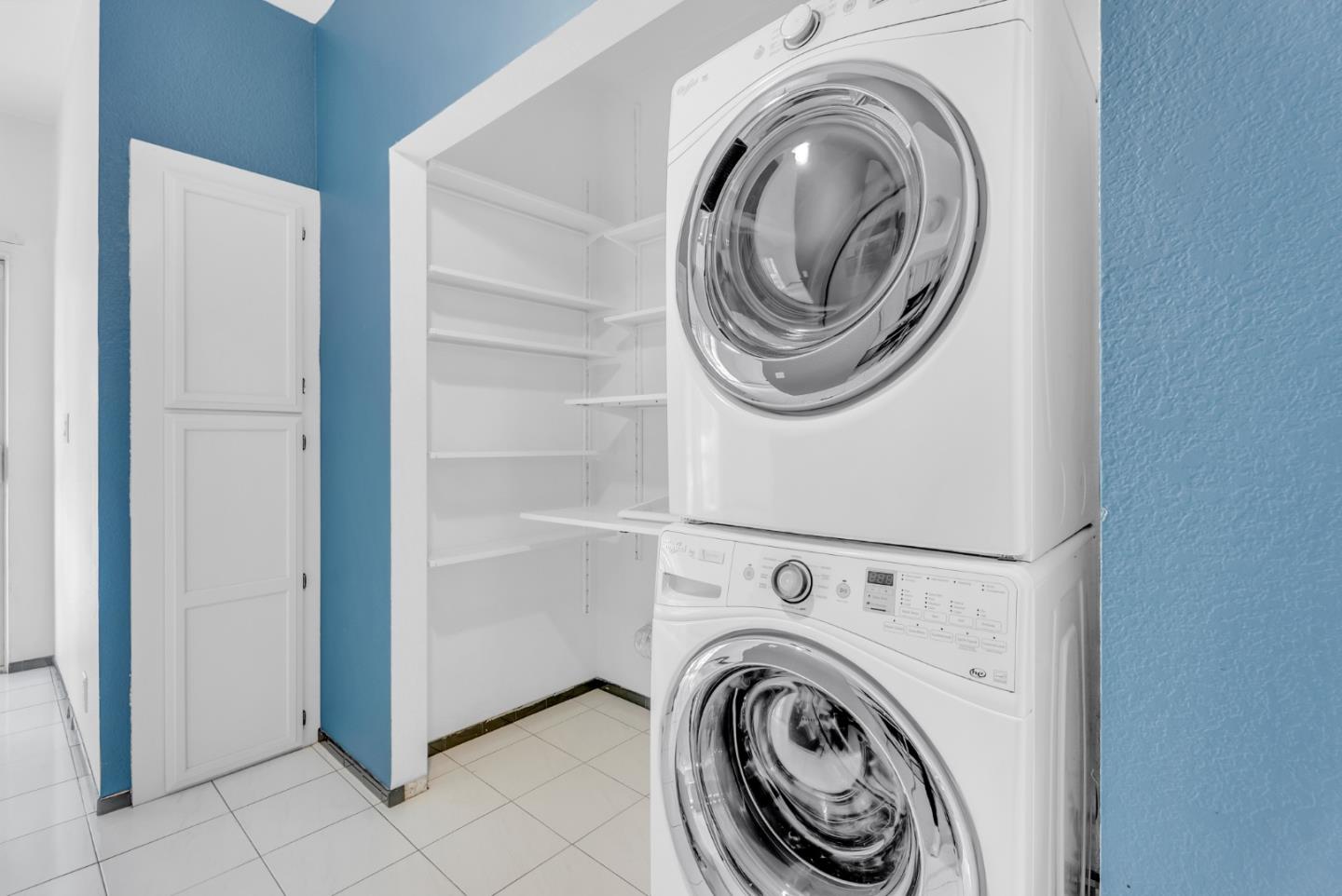 Detail Gallery Image 18 of 22 For 819 15th St, Oakland,  CA 94607 - 3 Beds | 2 Baths