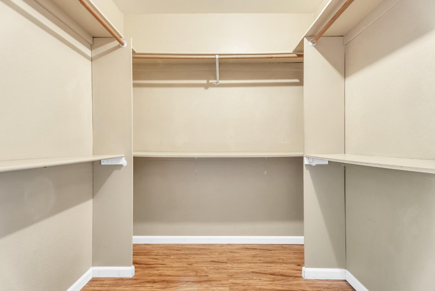 Detail Gallery Image 20 of 22 For 819 15th St, Oakland,  CA 94607 - 3 Beds | 2 Baths