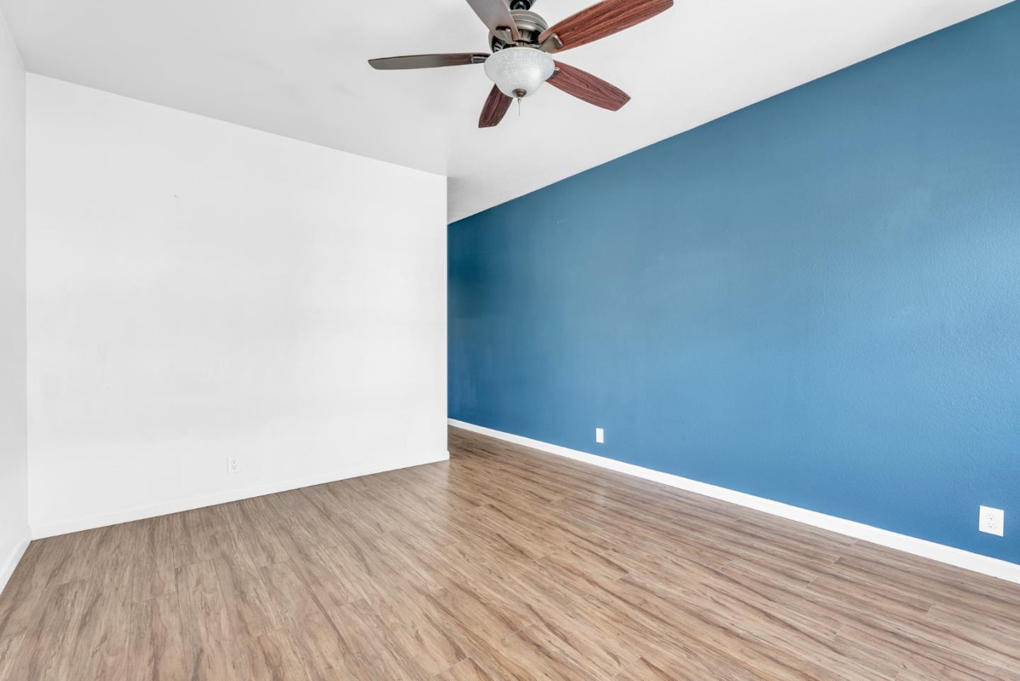 Detail Gallery Image 9 of 22 For 819 15th St, Oakland,  CA 94607 - 3 Beds | 2 Baths