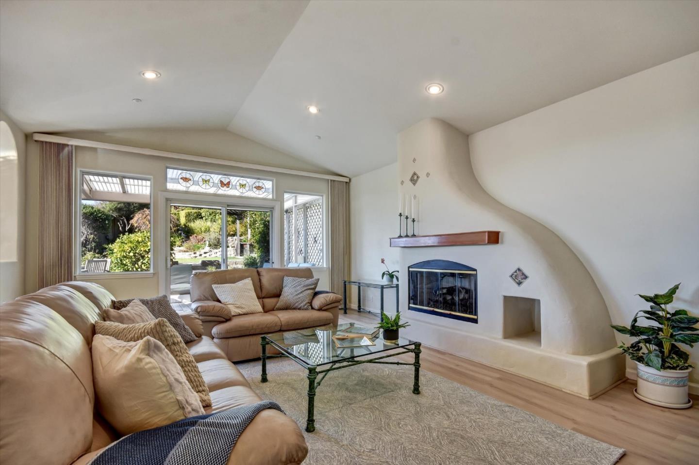 Detail Gallery Image 12 of 44 For 2425 Benson Ave, Santa Cruz,  CA 95065 - 4 Beds | 2/1 Baths