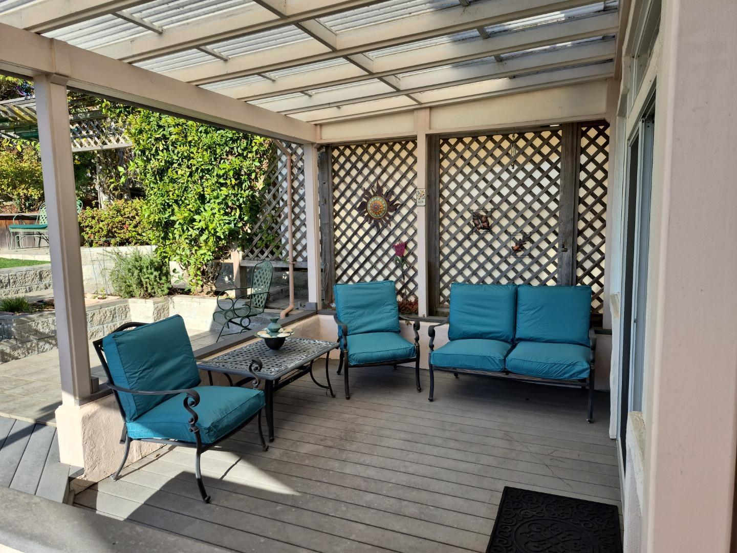 Detail Gallery Image 13 of 44 For 2425 Benson Ave, Santa Cruz,  CA 95065 - 4 Beds | 2/1 Baths