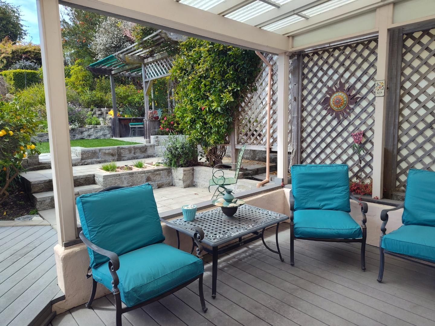 Detail Gallery Image 14 of 44 For 2425 Benson Ave, Santa Cruz,  CA 95065 - 4 Beds | 2/1 Baths