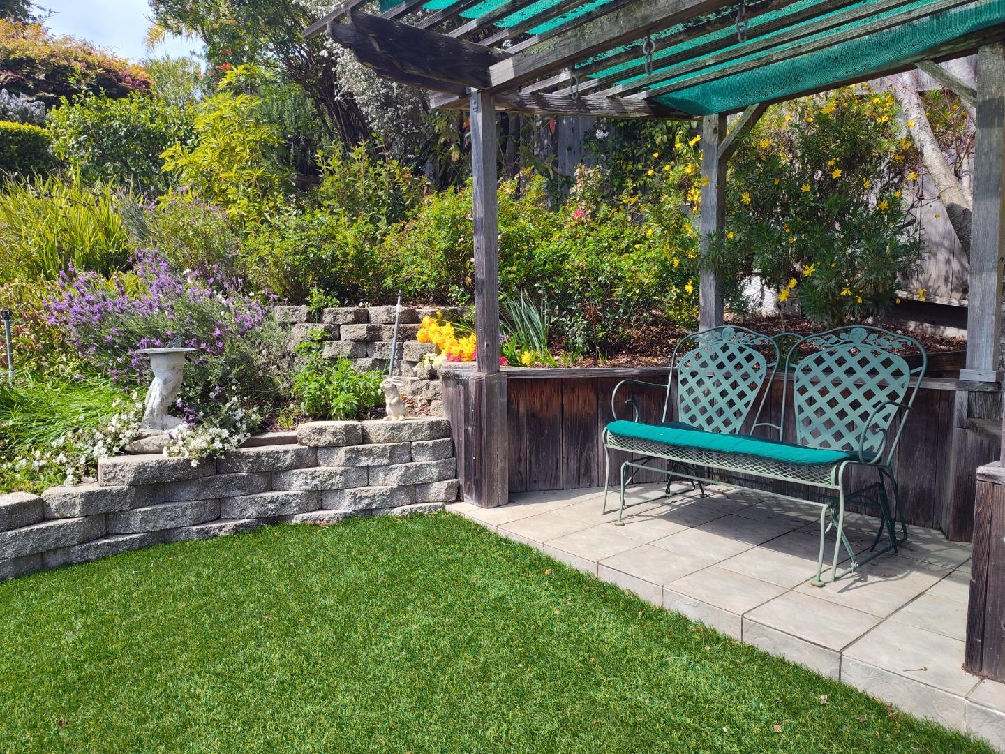 Detail Gallery Image 31 of 44 For 2425 Benson Ave, Santa Cruz,  CA 95065 - 4 Beds | 2/1 Baths