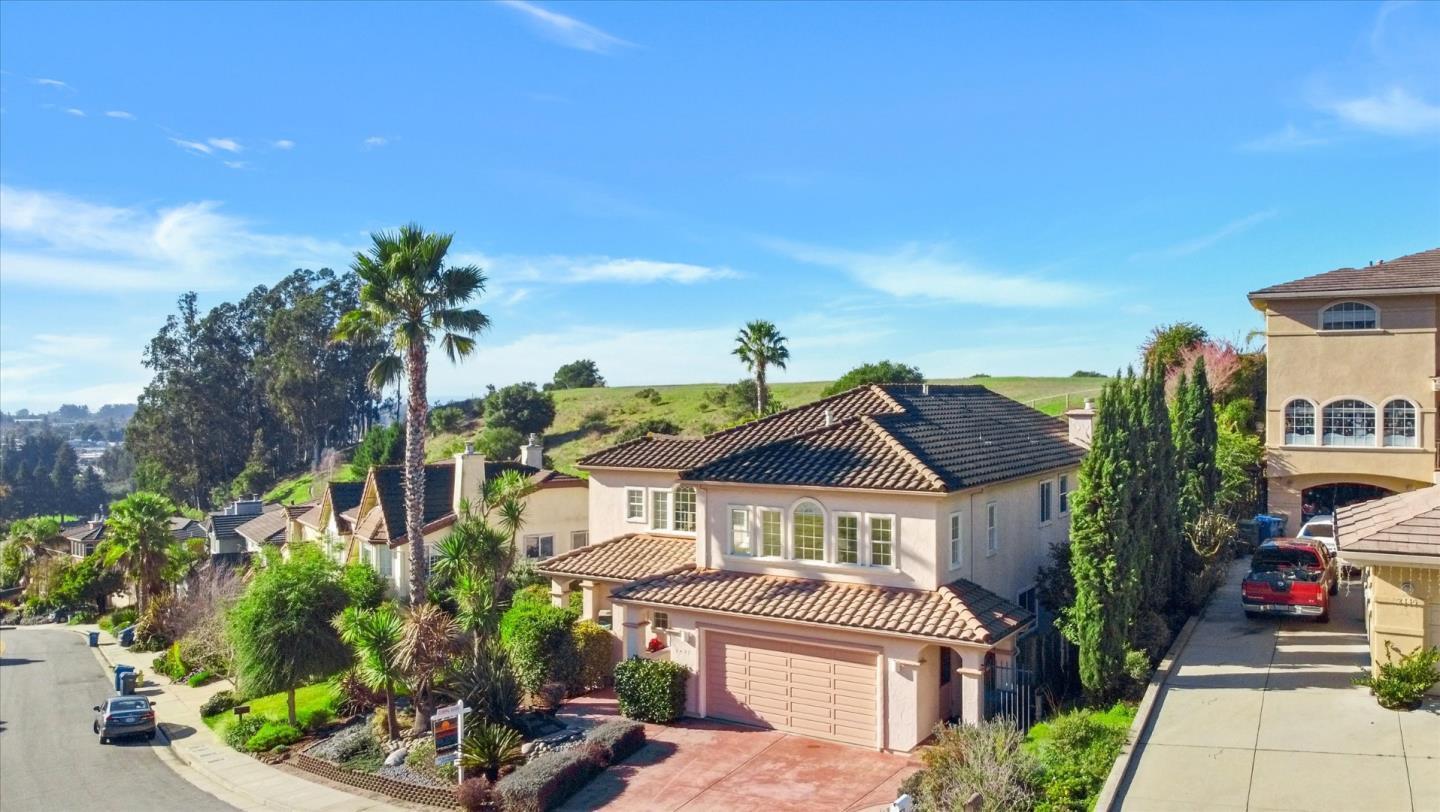 Detail Gallery Image 40 of 44 For 2425 Benson Ave, Santa Cruz,  CA 95065 - 4 Beds | 2/1 Baths