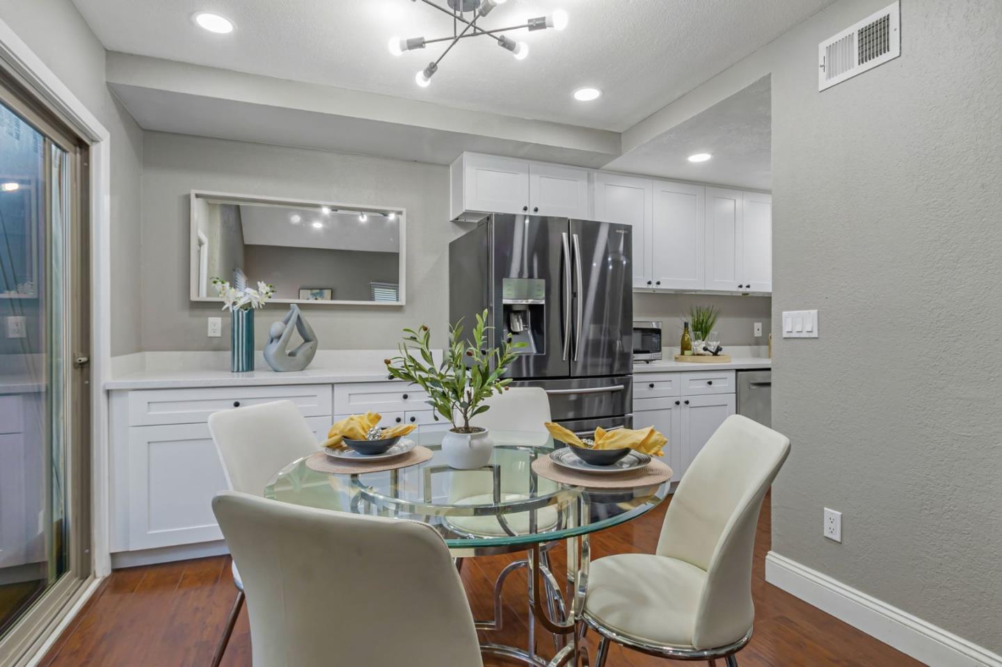 Detail Gallery Image 12 of 48 For 2303 Lava Dr, San Jose,  CA 95133 - 3 Beds | 1/1 Baths