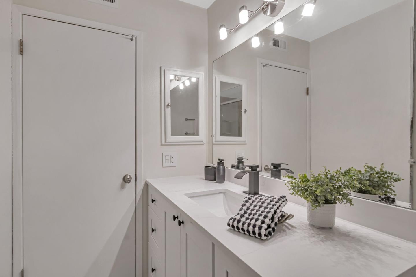 Detail Gallery Image 27 of 48 For 2303 Lava Dr, San Jose,  CA 95133 - 3 Beds | 1/1 Baths