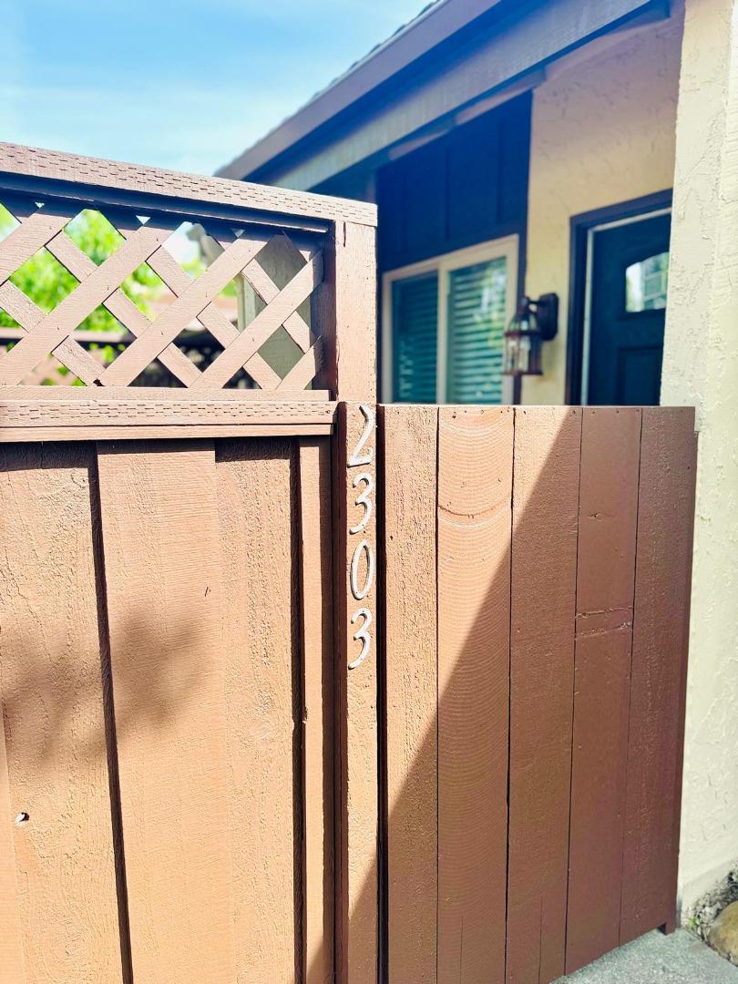 Detail Gallery Image 4 of 48 For 2303 Lava Dr, San Jose,  CA 95133 - 3 Beds | 1/1 Baths