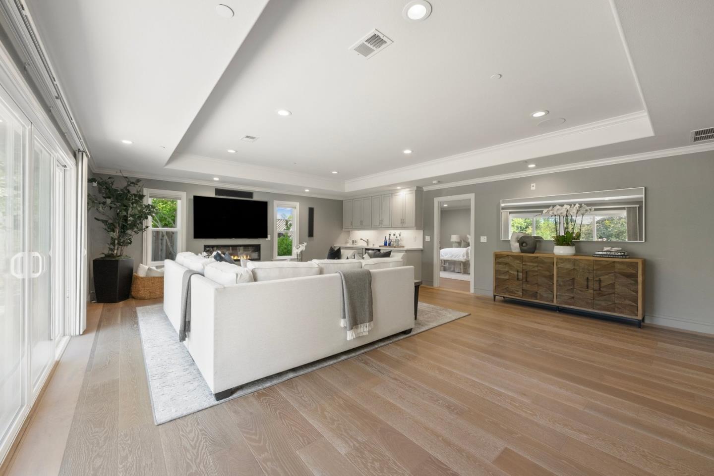 Detail Gallery Image 16 of 39 For 20847 Russell Ln, Saratoga,  CA 95070 - 5 Beds | 4/1 Baths
