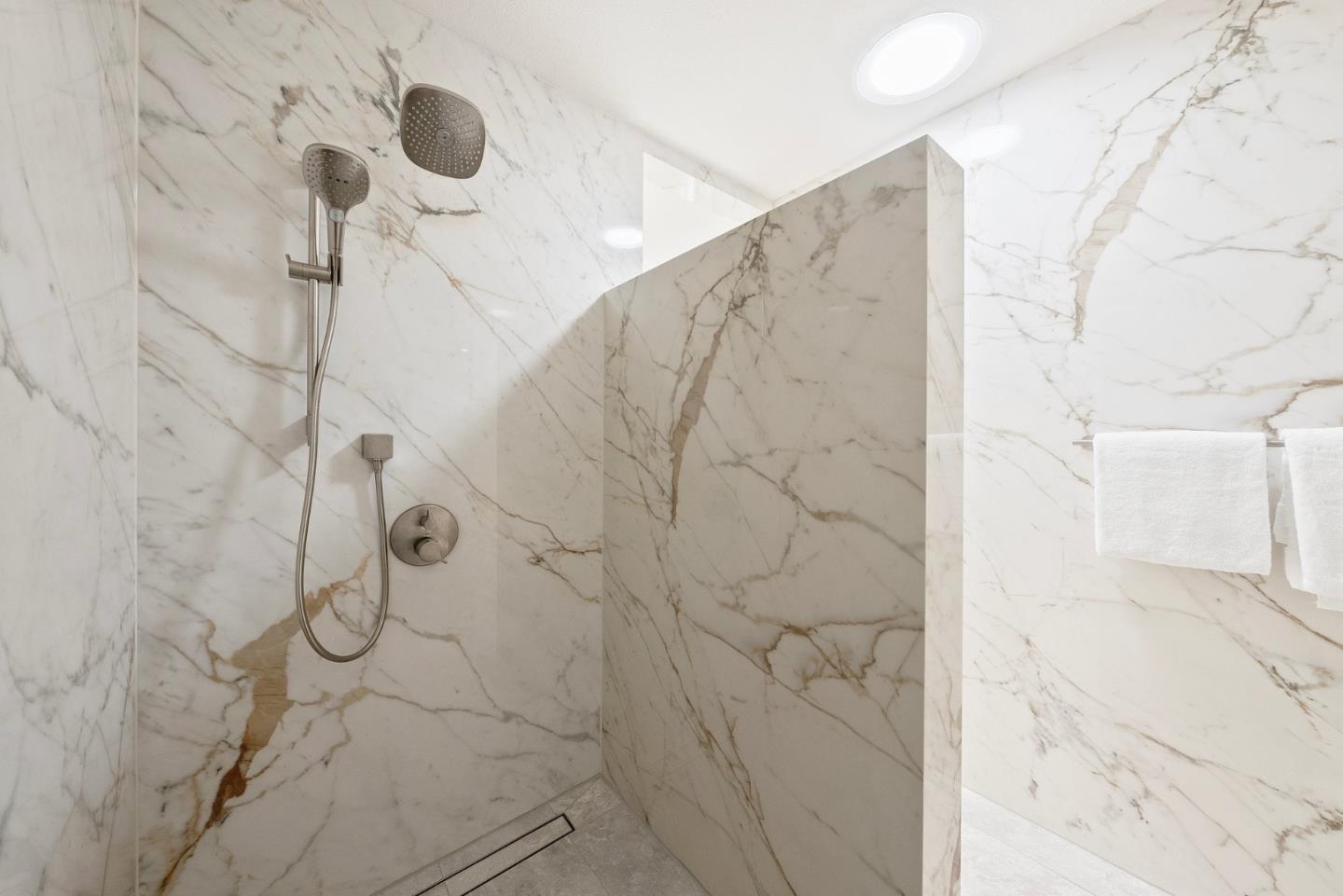 Detail Gallery Image 21 of 39 For 20847 Russell Ln, Saratoga,  CA 95070 - 5 Beds | 4/1 Baths