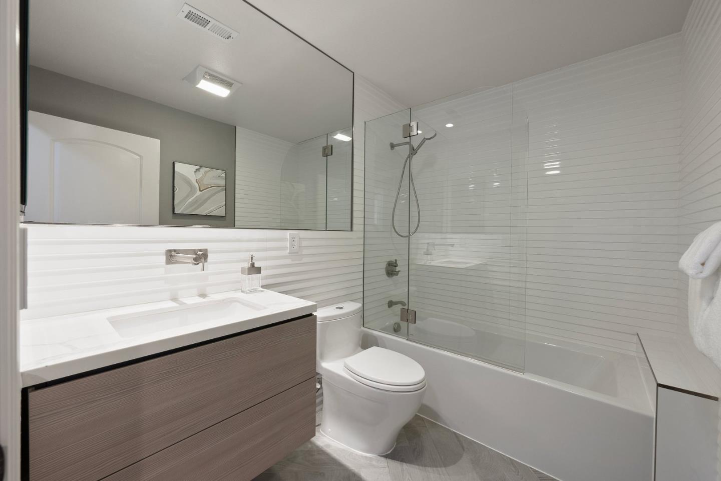 Detail Gallery Image 25 of 39 For 20847 Russell Ln, Saratoga,  CA 95070 - 5 Beds | 4/1 Baths