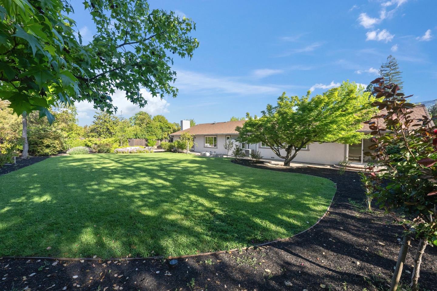 Detail Gallery Image 32 of 39 For 20847 Russell Ln, Saratoga,  CA 95070 - 5 Beds | 4/1 Baths