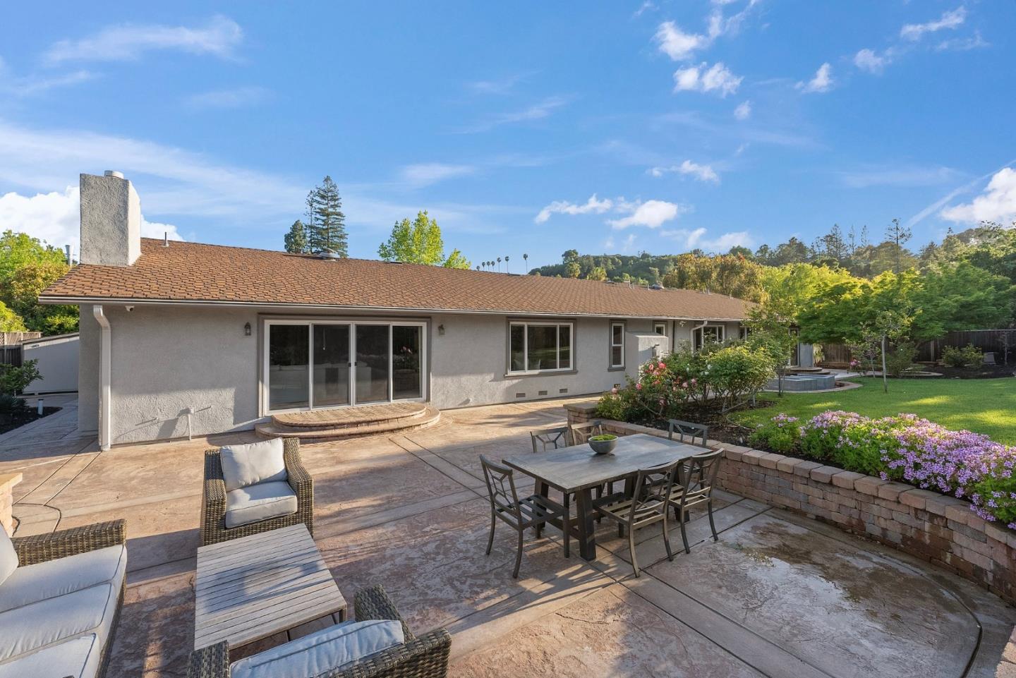 Detail Gallery Image 36 of 39 For 20847 Russell Ln, Saratoga,  CA 95070 - 5 Beds | 4/1 Baths