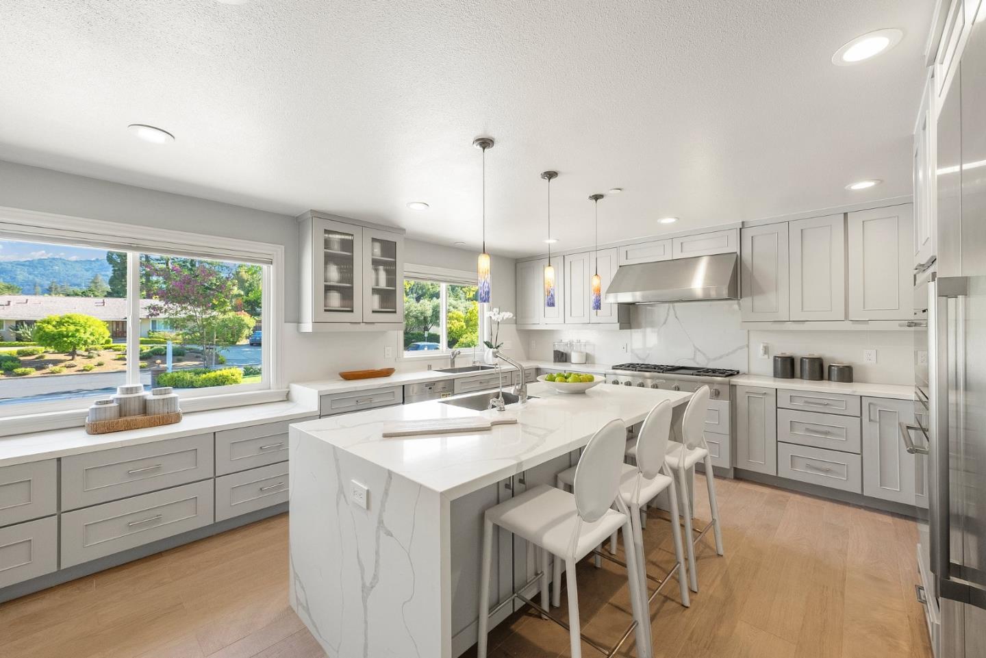 Detail Gallery Image 9 of 39 For 20847 Russell Ln, Saratoga,  CA 95070 - 5 Beds | 4/1 Baths